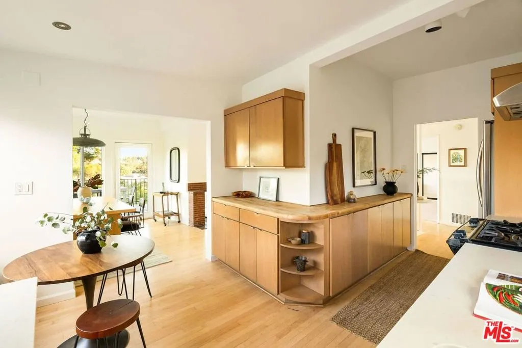 2372 Kenilworth Avenue, Los Angeles, California 90039 home-pic-15